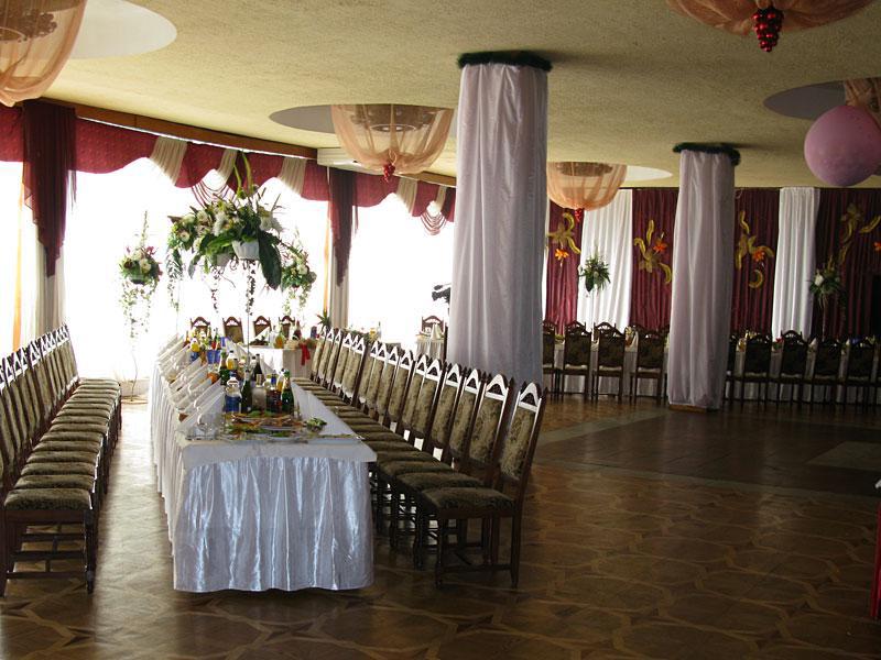 Druzhba Hotel And Restaurant Charków Zewnętrze zdjęcie